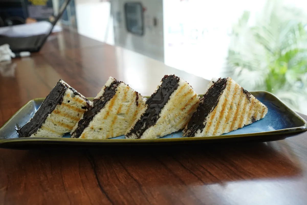 NUTELA SANDWICH