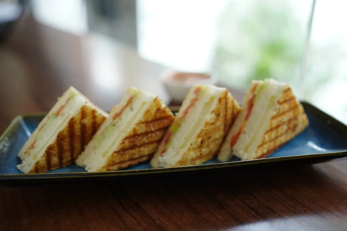 VEGETABLE CLUB SANDWICH
